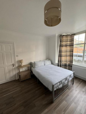 Oxborne Rooms UK - Gardner